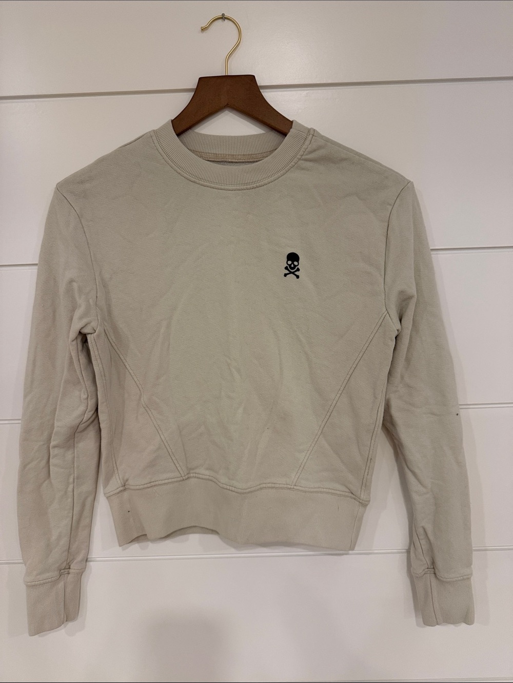 soulcycle Men's Crewneck Sweater in Light Beige with Black Skull